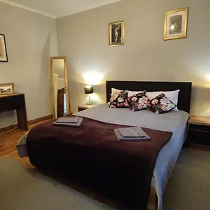 https://singer-apartament.krakowhotelspoland.com